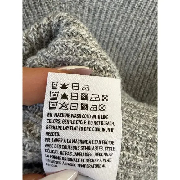 American Eagle Gray Chunky Knit Lace-Up Sleeve Sweater Size L Cozy V-Neck - Picture 7 of 8